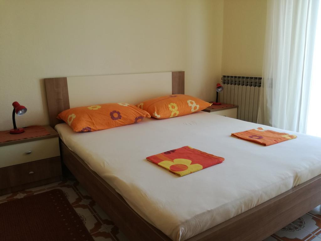 Apartments Dragan Trogir Ngoại thất bức ảnh